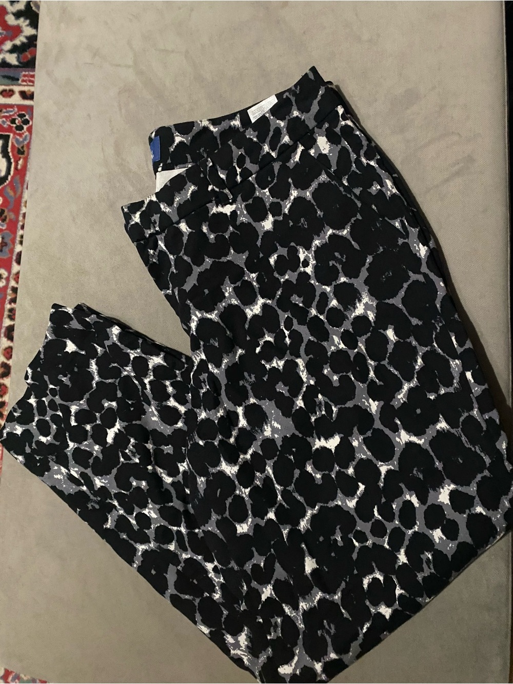 Old Navy Black and Gray Animal Print Women’s Pants
